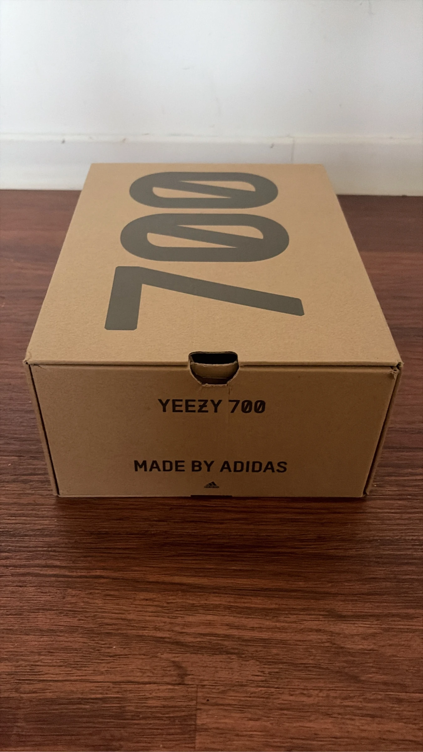 Adidas yeezy Boost 700 v3 Fade Carbon  – photo 9